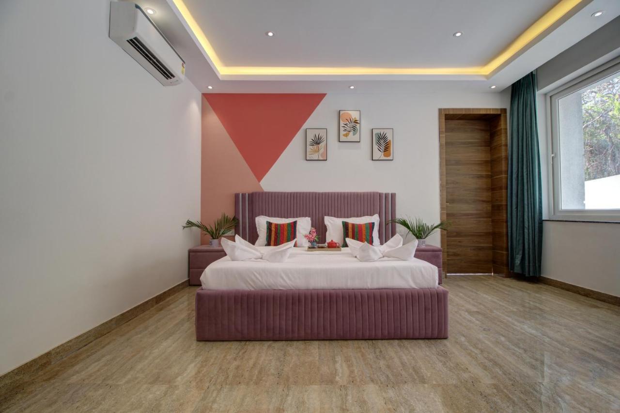 Euphoria Luxury Villa - 5Bhk - Private Pool - Jacuzzi, 바가 외부 사진