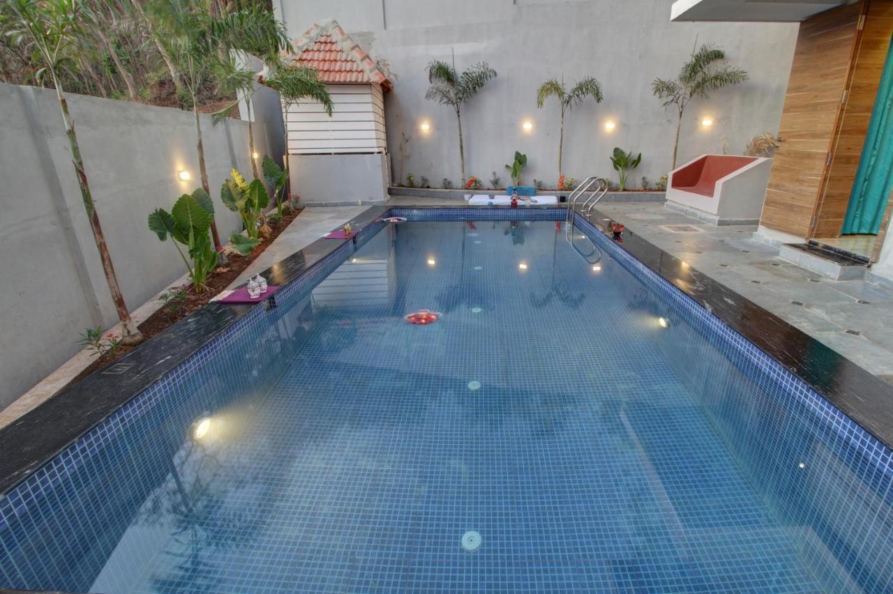 Euphoria Luxury Villa - 5Bhk - Private Pool - Jacuzzi, 바가 외부 사진
